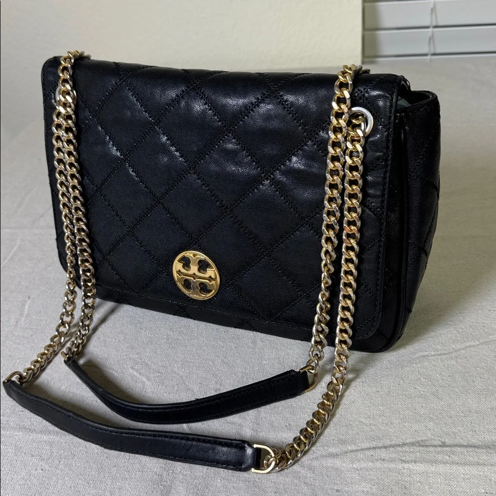 Tory Burch Willa in Volcanic Stone Black Quilted Chain Shoulder Bag.